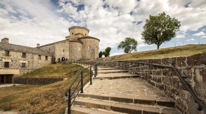 Santuario de San Miguel de Aralar